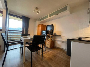 Studio skis aux pieds avec balcon et parking à Samoëns 1600 - FR-1-624-51